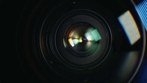 Перевод слова lens, американское и британское произношение, транскрипция, словосочетания, однокоренные слова, примеры использования. Camera lens reflection macro with color lens flare. LED ...