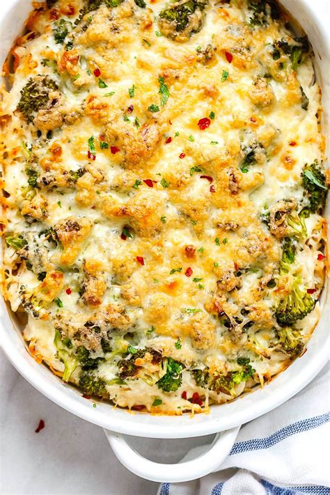 4 weeks of delicious keto recipes! Broccoli Chicken Casserole with Cream Cheese and ...