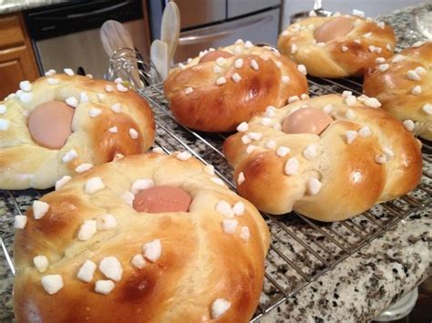 From blueberry muffins to maple syrup doughnuts, these pastry recipes are most definitely worth it (and make a great breakfast!). Traditional+Italian+Breakfast+Pastries | Via Benchmark ...