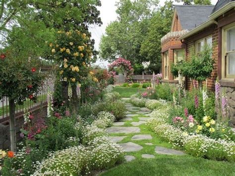 36 Stunning Front Yard Cottage Garden Landscaping Ideas Garden