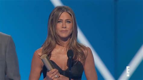 Jennifer Anistons Pcas Speech Brings Fans To Tears Video