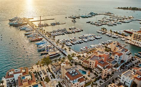Dubai Makes A Splash With Superyacht Marina Purchase Mansion Global