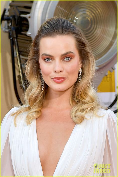 Margot Robbie Looks Stunning At The Once Upon A Time In Hollywood Premiere Photo 4325566