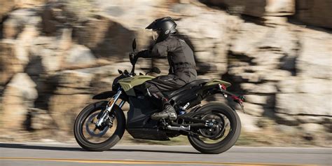 Zero Motorcycles unveils its 2018 lineup with new faster charging and ...