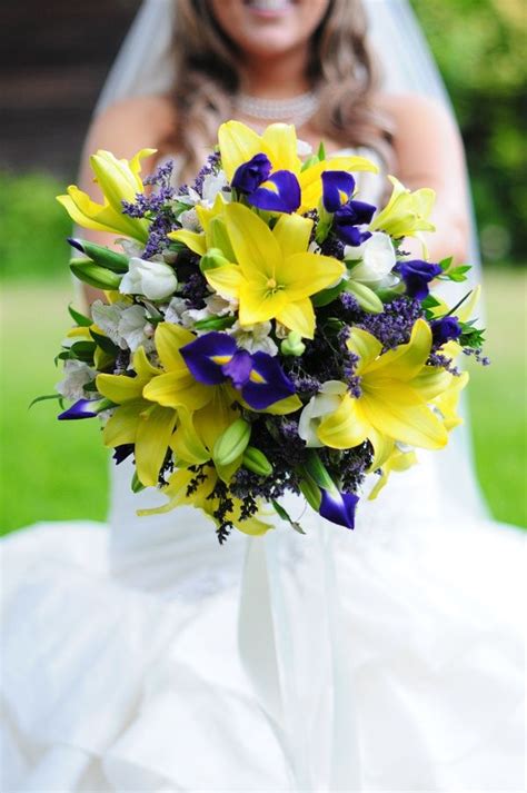 Pick Wedding Flowers Based On What They Say About You Team Wedding