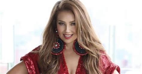 Thalía Conquista En Instagram Con Labial Rojo Pasión La Verdad Noticias