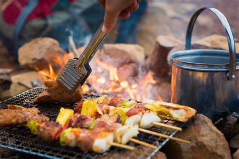 Just how easy is it, when you're trapped with no supplies, to start a fire without matches? 9 Speedy Camp Cooking Hacks for No-Fuss, No-Mess Meals