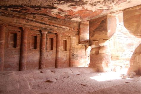 Interior De Petra Excavado En Rocacon Qué Tecnología Jordania