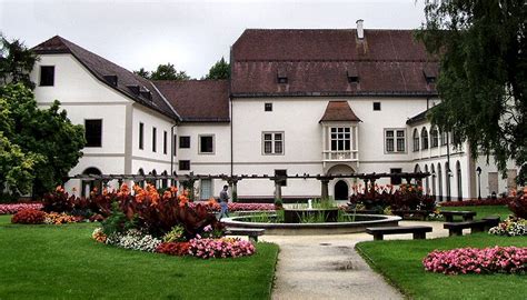 Der fc wels ist mit topverpflichtungen bereit für den frühjahrsauftakt! Burg Wels, Wels, Austria Tourist Information