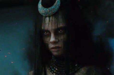 Cara Delevingne Transforms Into The Enchantress In This New Suicide Squad Preview Daily Star