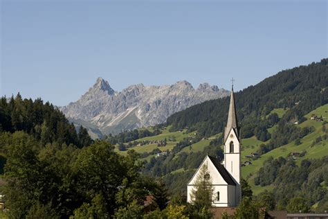 Pfarrkirche Hl Josef Und Nikolaus Im Silbertal Montafonat