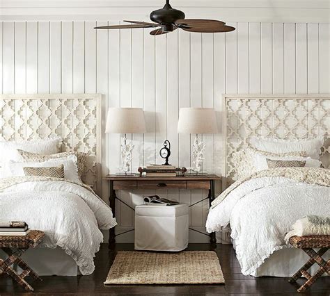 White Coastal Themed Guest Room With Twin Beds 22 Guest Bedrooms With Captivating Twin Bed