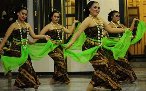 Tari Gambyong Asal Usul Gerakan Tari And Sejarahnya