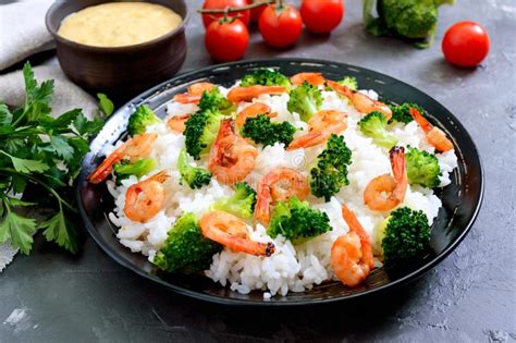 Easy creamy shrimp and broccoli pasta. Rice With Broccoli, Shrimps And Cream Cheese Sauce ...