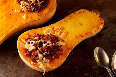 Gef Llter Butternut K Rbis Mit Hackfleisch Im Ofen