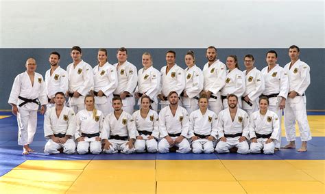 Judoinside offers the latest judo news about you, riner, rousey or iliadis. Judo-WM endet am Donnerstag mit dem Mixed-Team-Wettbewerb ...