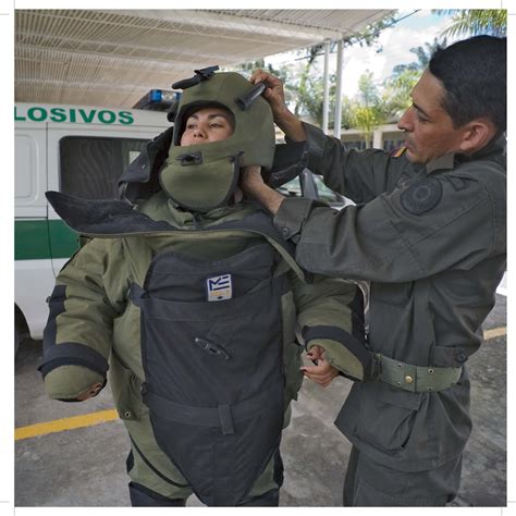 La Mujer En La Policía Nacional Policía Nacional De Los Colombianos