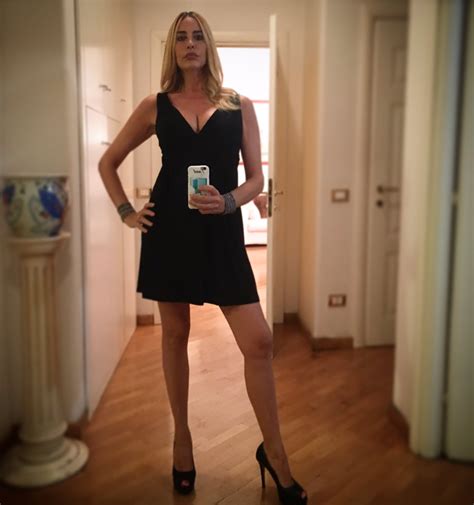 Ragazzi guardate stefania orlando cosa ci regala!! Stefania Orlando on Twitter: "Buona serata a tutti ️ il ...