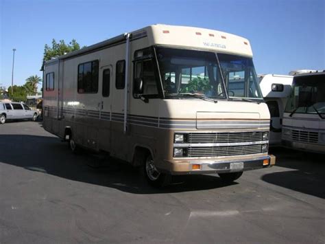 Winnebago Motorhome Pictures By Model Year The Traditional Classic