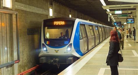 PanicĂ La Metroul Din Bucureşti Accesul Călătorilor RestricŢionat