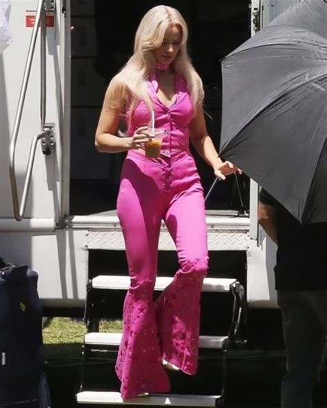 Margot Robbie The First Shots From The Set Of The Movie Barbie 7