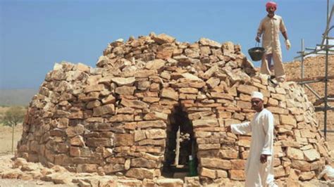 Sites Archéologiques De Bat Al Khutm Et Al Ayn Youtube