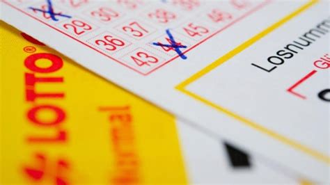 Lotto ist ein glücksspiel und die chancen auf sechs richtige sind gering. Lottozahlen vom 22.11.2017: Die aktuellen "Lotto am ...