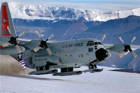 ボード Lockheed C 130 Hercules のピン