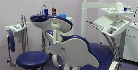 Lasersko čišćenje Zubi I Zubnog Kamenca Za Zaustavljanje Propadanja