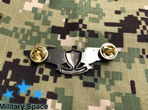 original us navy enlisted aviation warfare specialist eaws insignia pin badge 2000019771