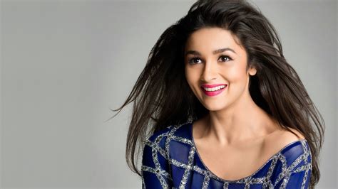 15 Photographs That Prove Alia Bhatt Is One Of The Cutest And Classiest Actress In Bollywood