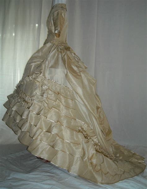 So instead i've picked an 1860s froock. All The Pretty Dresses: Late 1860's Wedding Dress
