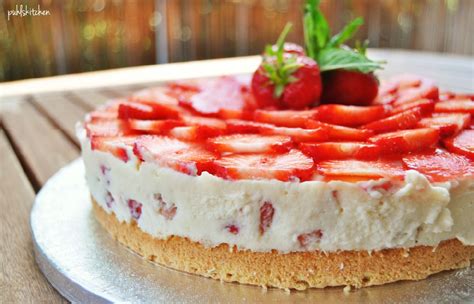 Kuchen mit einer gefrorenen creme. Saftig-fruchtige Erdbeer-Creme-Torte | Erdbeer creme ...
