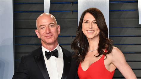 The Home Jeff Bezoss Ex Wife Mackenzie Scott Donated To Charity Sells