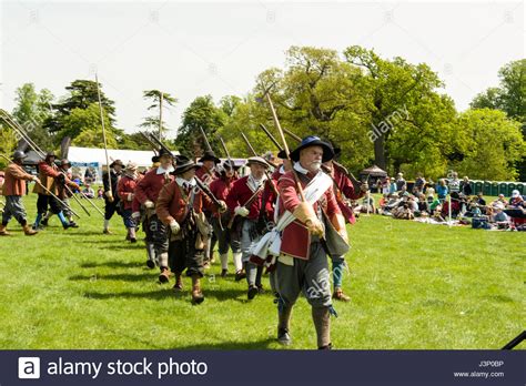 Sealed Knot Battle Of Oxford Re Enactment At Blenheim Palace Stock