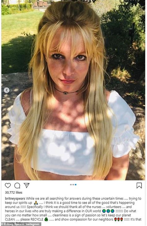 Britney Spears Posts Selfies In The Same Top For An Th Time Readsector