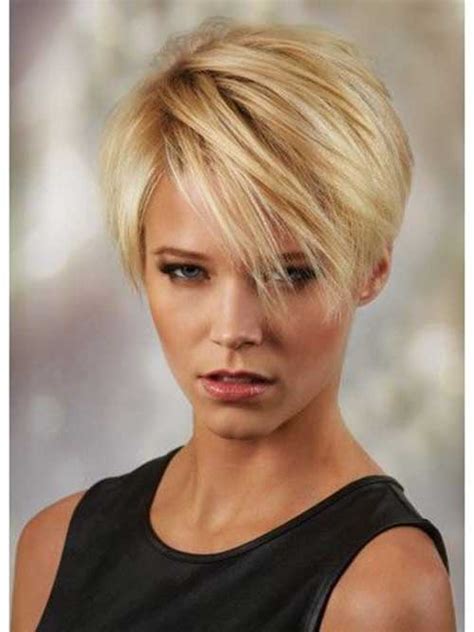 Whether your hair is damaged from a few too many dye jobs or you're bored with a style you've worn for the past five years, sometimes a new short 'do is not only wise but. 30 Best Short Haircuts for Fine Hair