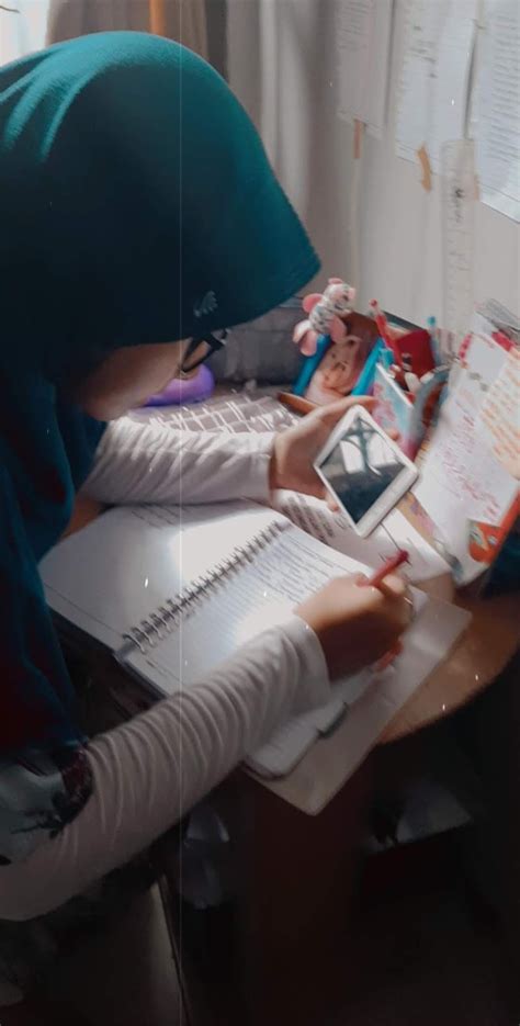 Hal ini disebabkan oleh sikap bahawa bahasa. Pengalaman belajar di rumah Saja | Nasywa Zaki - Cerita ...