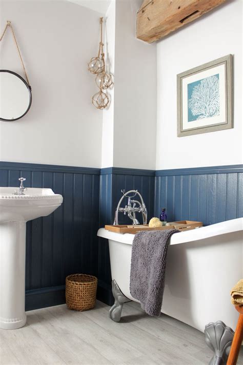 Aug 30, 2017 · edwardian homes were colourful and decorative with carvings and patterns, though not as showy as in victorian architecture. Image result for stiffkey blue bathroom | Blue bathroom ...