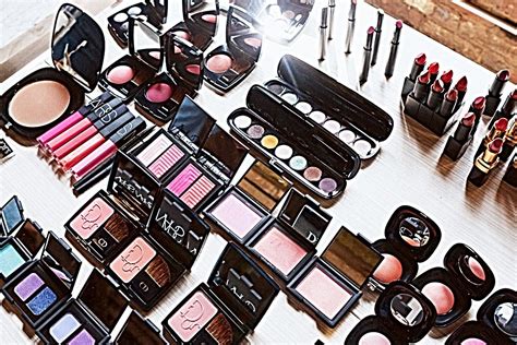 The no 1 makeup seller in pakistan trusted by 250k+ customers. 10 Most Expensive Makeup Brands Worldwide | 70s makeup ...