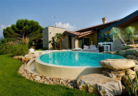 Ubicado en el centro de negocios de la ciudad, somos un oasis de 5 estrellas en santa cruz de la sierra con una exuberante vegetación, una piscina única y una exquisita experiencia gastronómica en la terraza, piegari o jardín de asia; Fotos de piscinas en el jardín | Ideas para decorar ...