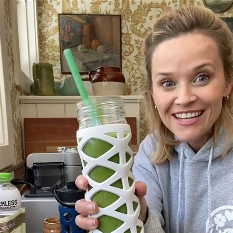 Reese Witherspoon Shares The Filling Green Smoothie Recipe She S Had Every Day For Years In