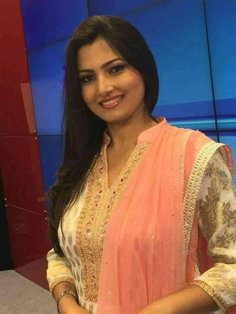 25 Hottest Female News Anchor In India Indian Tv