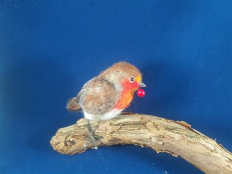 Needle Felted Robin Sculpture Fibre Art Bird Relistic Etsy Uk