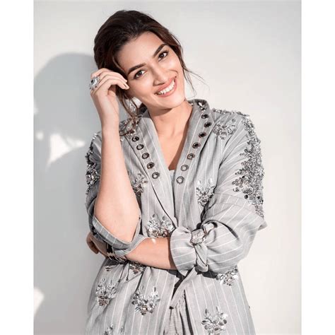 Actress Kriti Sanon New Fashion Stills Social News Xyz