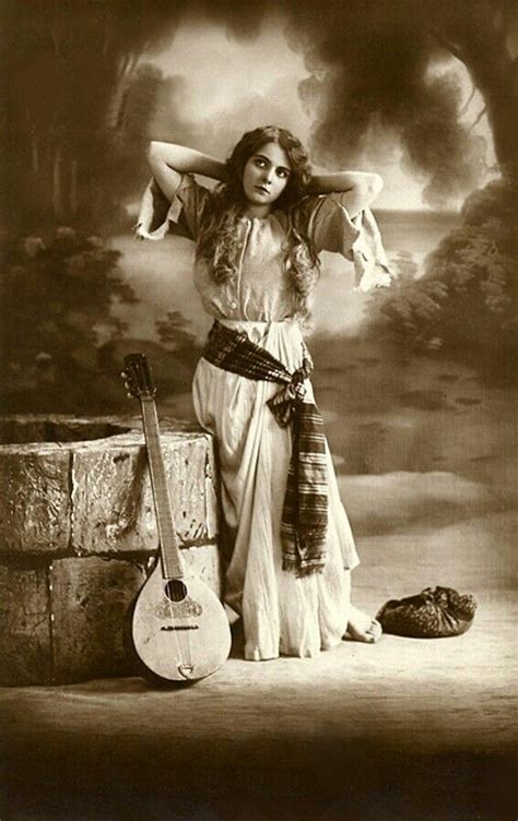 Gypsy Vintage Photo Gypsy In 2019 Vintage Gypsy Gypsy Girls Gypsy