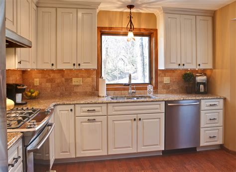 You've got a small kitchen, we've got 40+ of the best ideas to make it better. Maximizing a Small Kitchen Space - Traditional - Kitchen ...