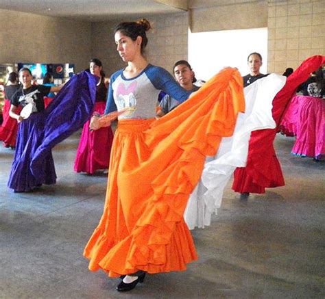 Csun Ballet Folklorico Shares Mexican Tradition With Campus The Sundial