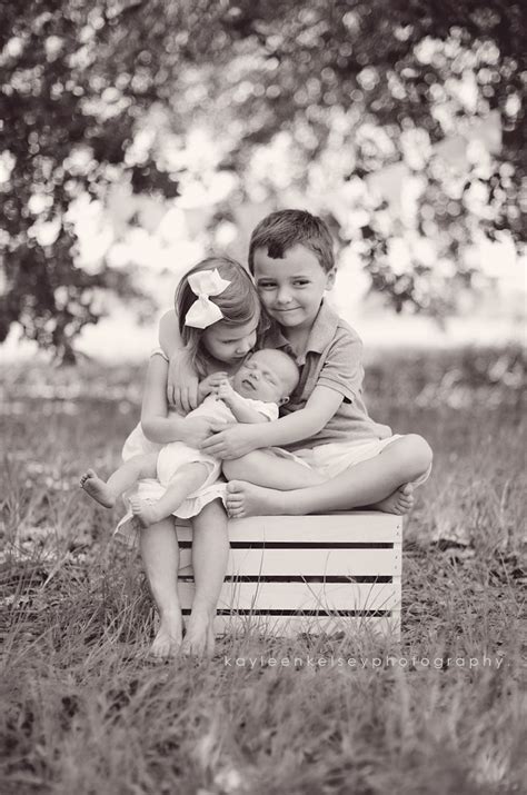 This post and the photos within it may contain siblings. Pin by Stephanie Henschel Sauerbrei on Photos | Sibling ...