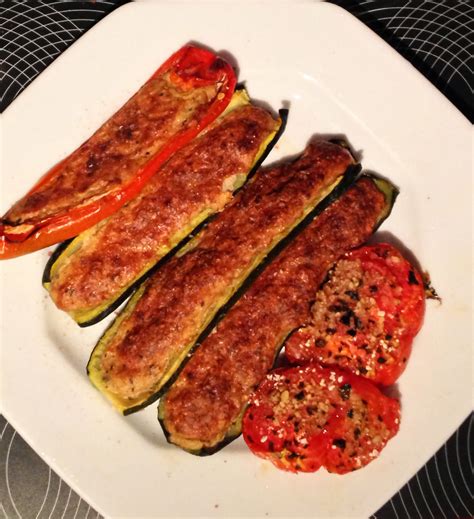 Le zucchine ripiene con tonno. ZUCCHINE RIPIENE TONNO E RICOTTA